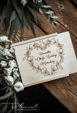 Pudełko na zdjęcia Chrzest Święty grawer