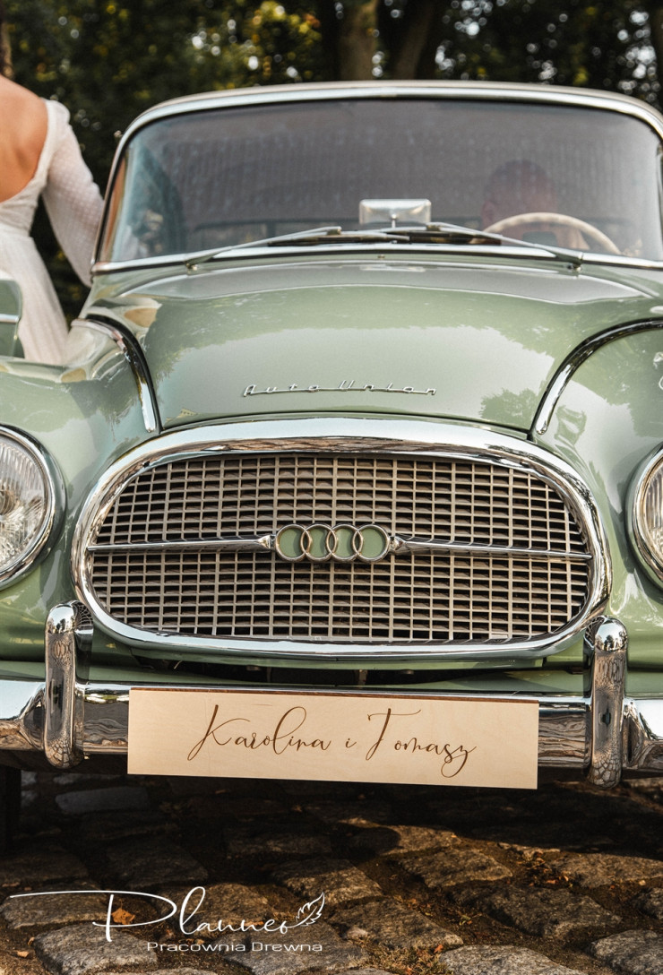 Tablica rejestracyjna z imionami