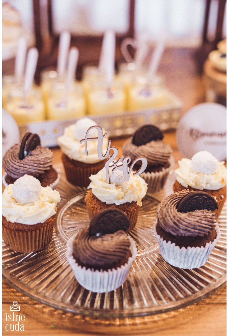 Dekoracja słodkiego stołu