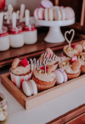 Dekoracja słodkiego stołu