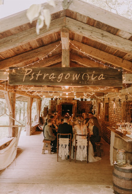 Tabliczki na krzesła z makramą