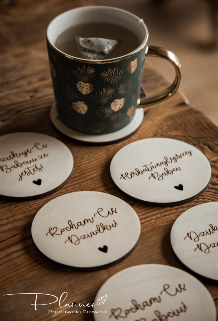 Drewniane podkładki pod kubek