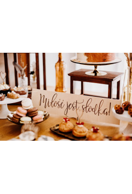 Dekoracja słodkiego stołu