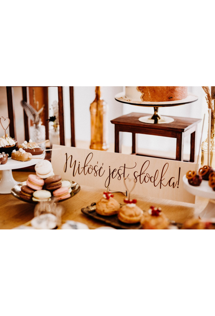 Dekoracja słodkiego stołu