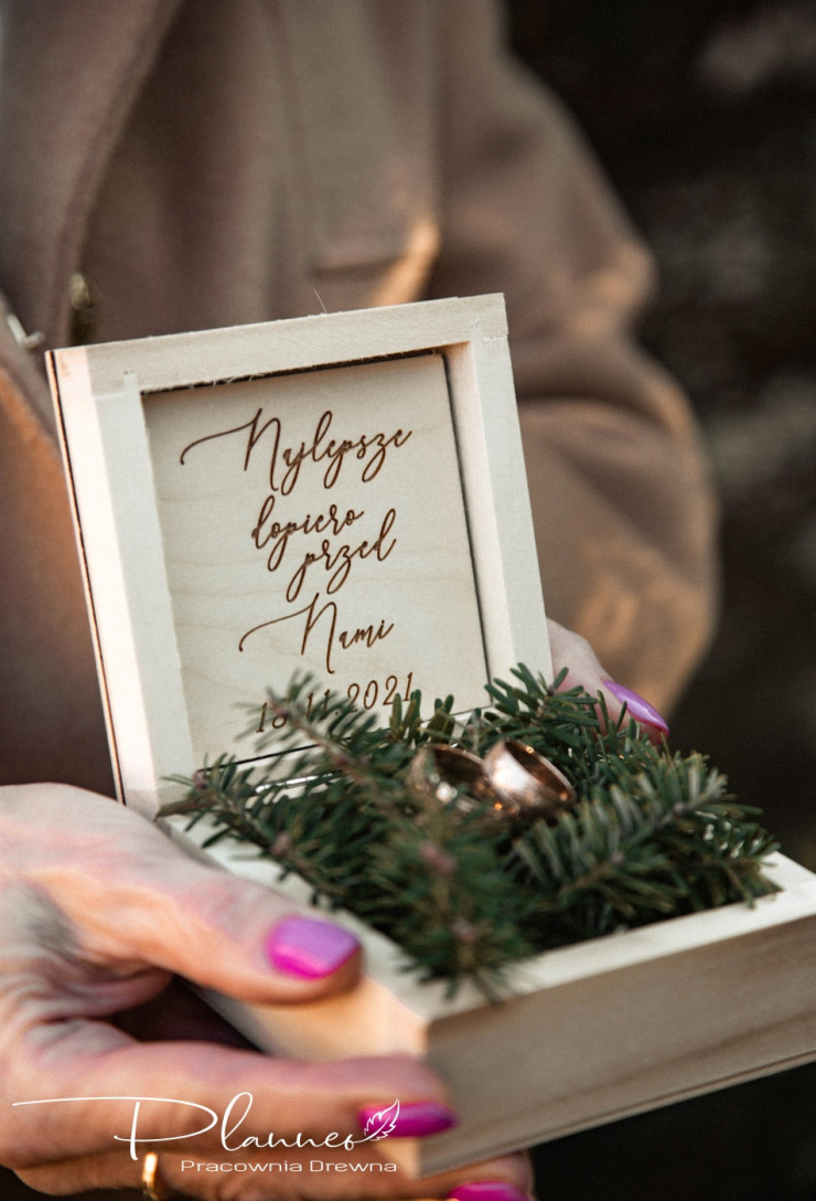 Drewniane pudełko na obrączki