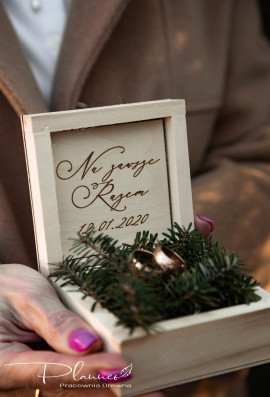 Drewniane pudełko na obrączki