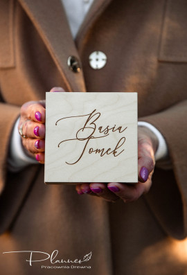 Drewniane grawerowane pudełko na obrączki