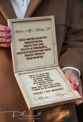 Drewniane grawerowane pudełko prośba o błogosławieństwo