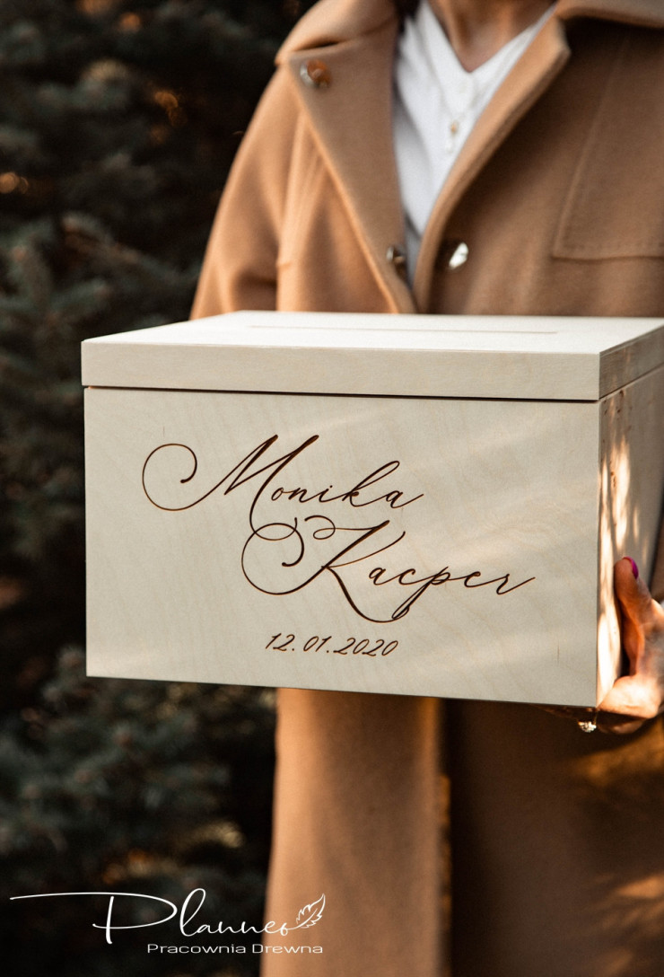 Skrzynka drewniana grawerowana na koperty