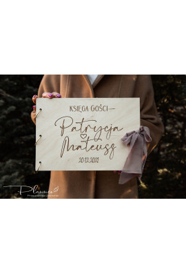 Drewniana grawerowana Księga Gości z imionami