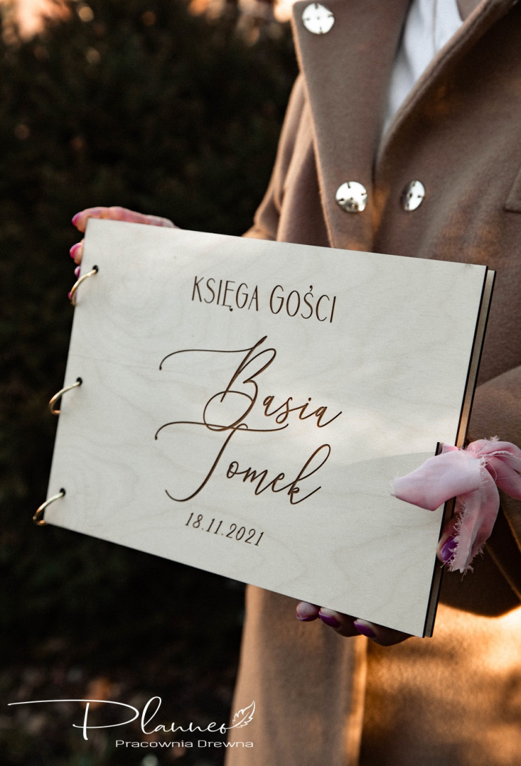 Drewniana grawerowana Księga Gości