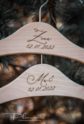 Drewniane wieszaki mąż żona