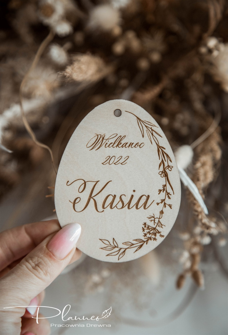 Jajka z imieniem i gałazką