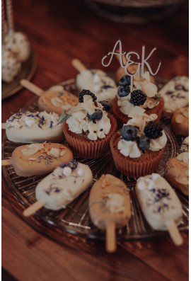 Drewniany minitopper z inicjałami