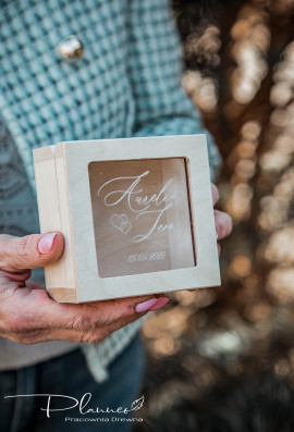 Pudełko na obrączki plexi