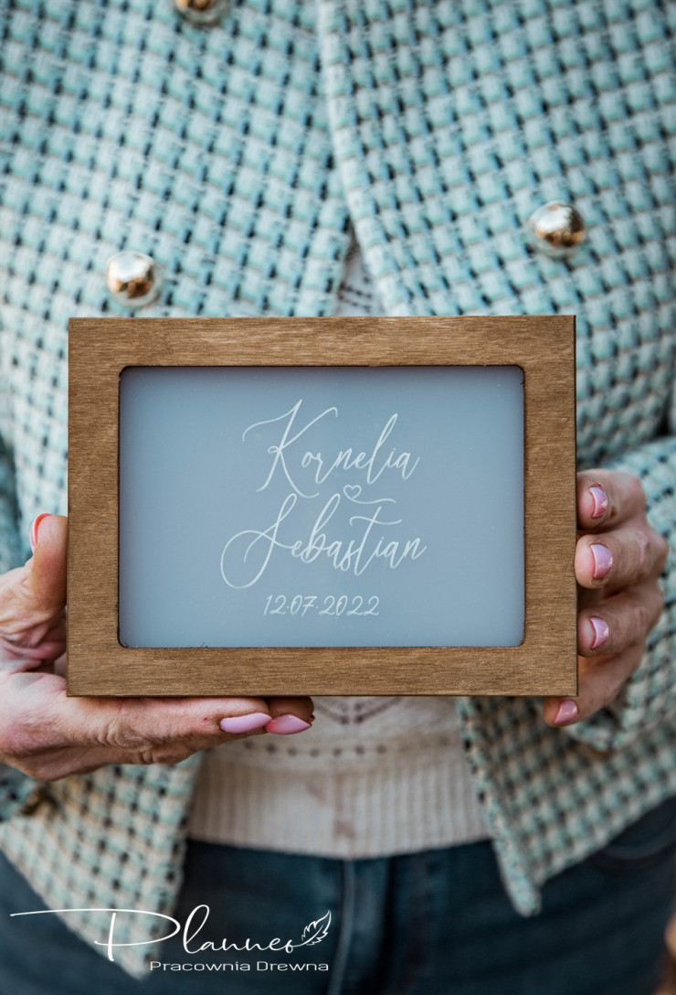 Grawerowane pudełko na obrączki plexi