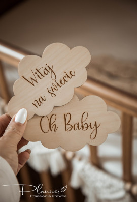 Tabliczki z miesiącami chmurki