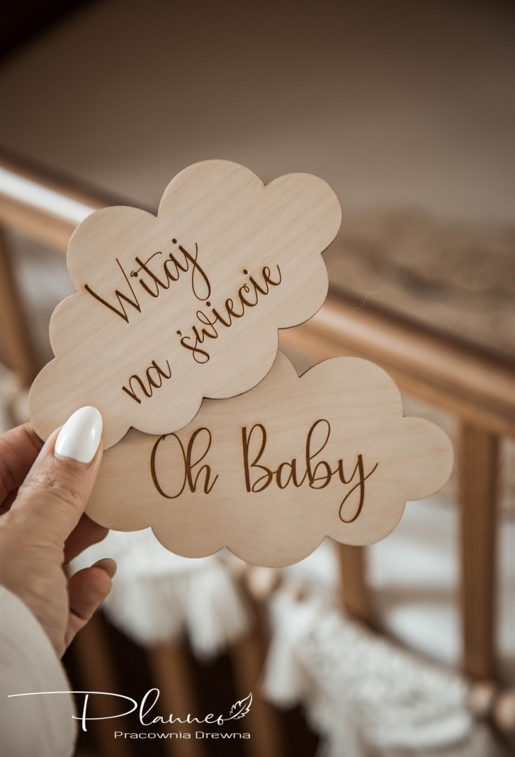 Tabliczki z miesiącami chmurki