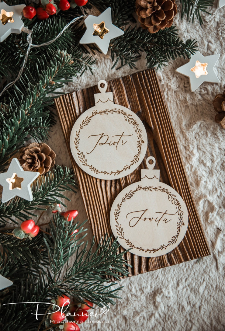 Bombka z wieńcem grawer