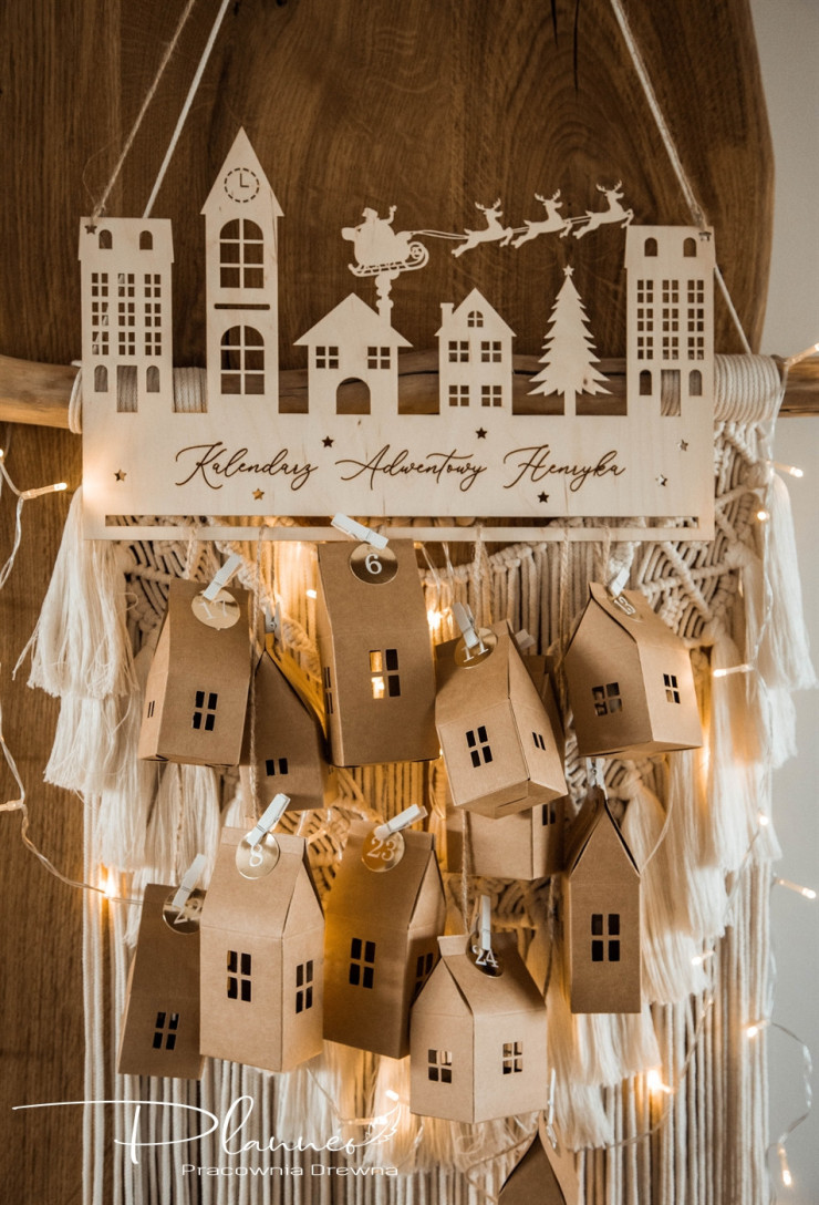 Kalendarz adwentowy domki grawer
