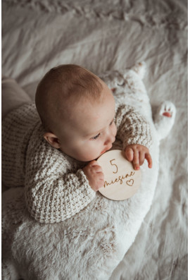 Tabliczki z miesiącami serduszka