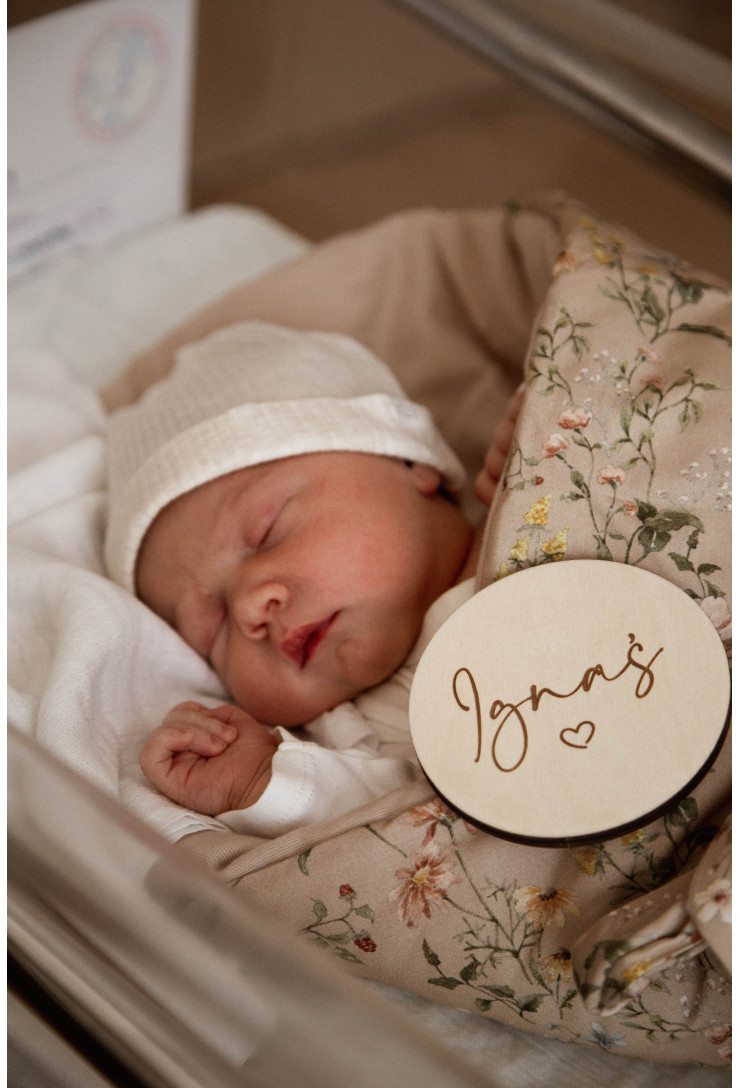 Tabliczki z miesiącami serduszka