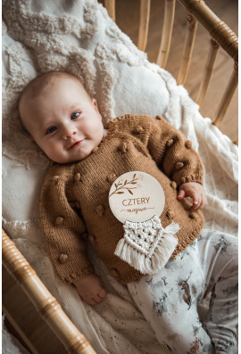 Tabliczki  z miesiącami makrama