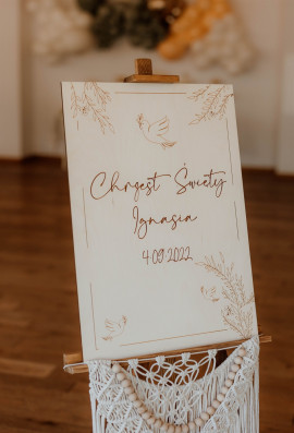 Tablica powitalna na Chrzest Święty z gołąbkami