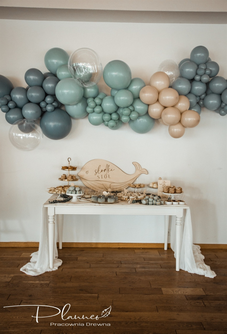 Grawerowany wieloryb