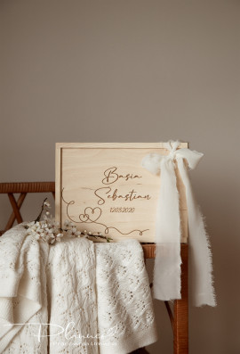 Drewniane grawerowane szkatułki do zdjęć ślub