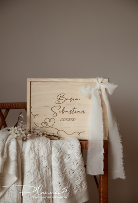 Drewniane grawerowane szkatułki do zdjęć wesele