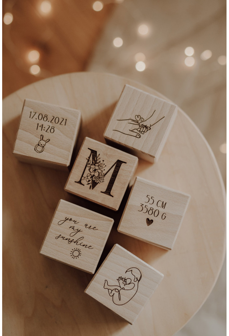 Kostki metryczka dłonie