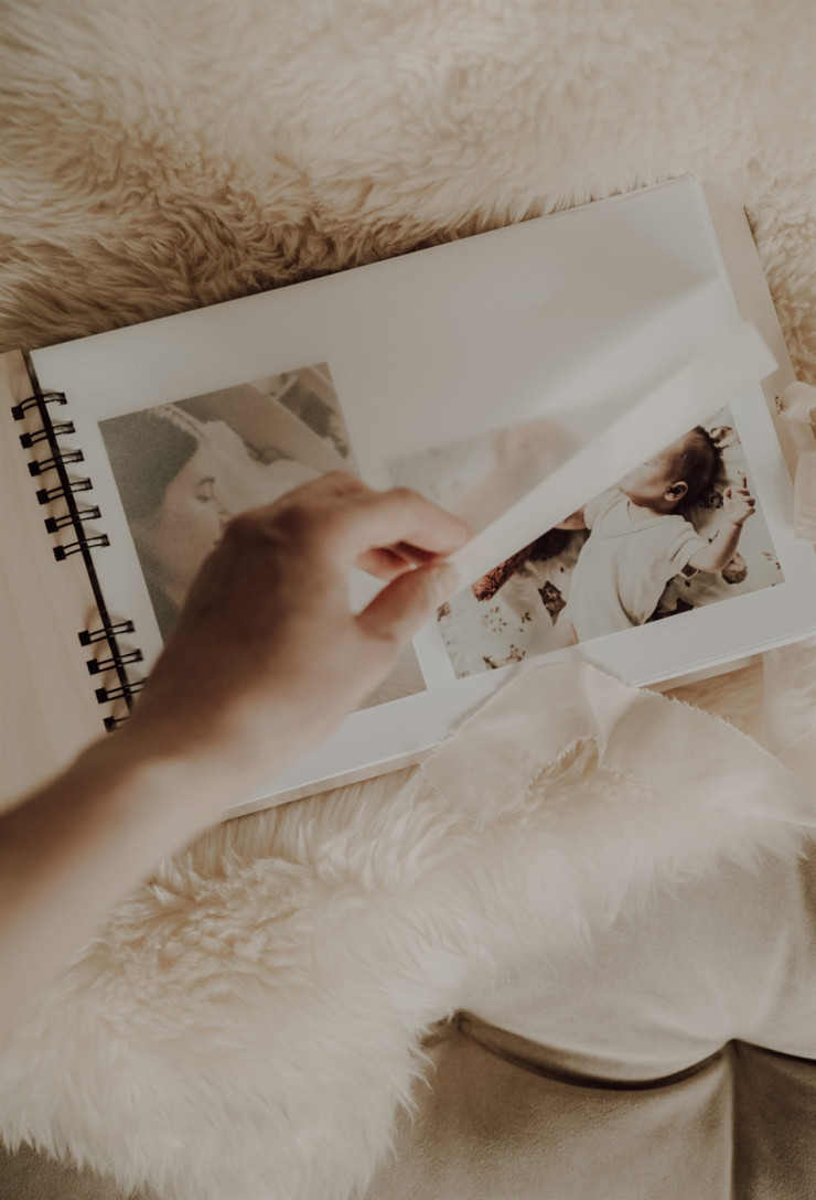 Album metryczka dłonie