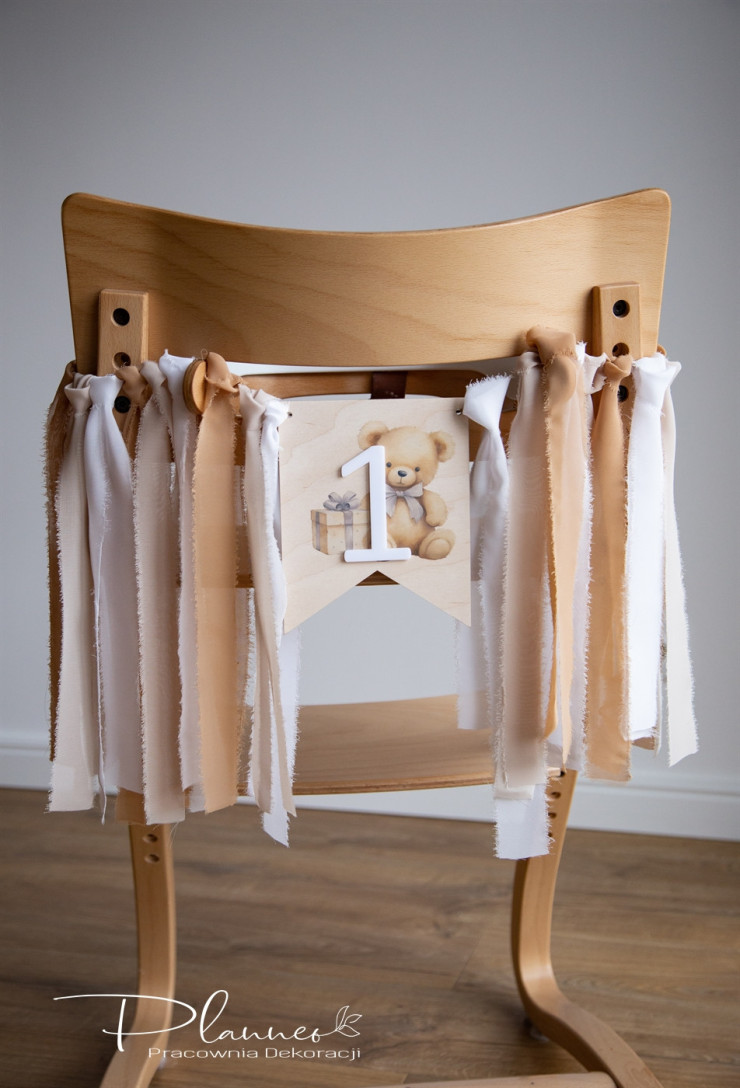 Proporczyk na roczek Miś ze wstążkami szyfonowymi