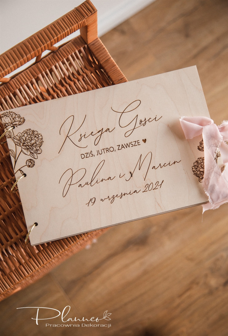 Drewniana Księga Gości Piwonie