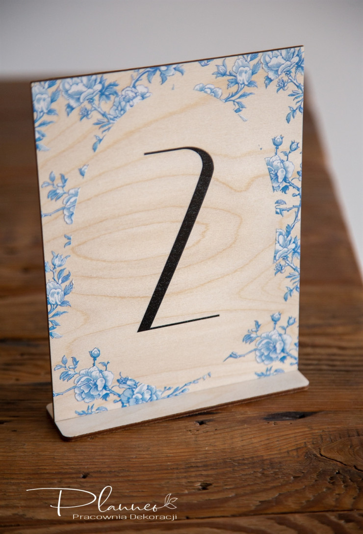 Numerek 2 na stół weselny Toile De Jouy