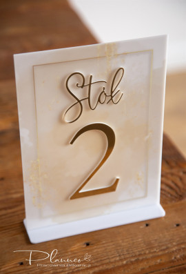 Numer 2 na stół weselny Kolorowe Tło Złote Tło