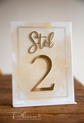 Numerki na stół weselny Kolorowe Tło Złote Tło Złote napisy