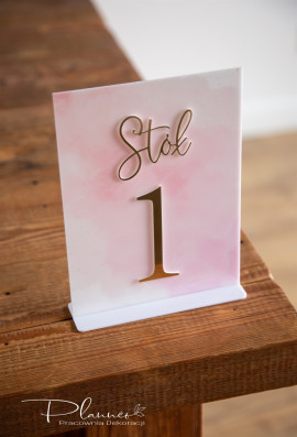 Numer 1 na stół weselny Kolorowe Tło Różowe Tło