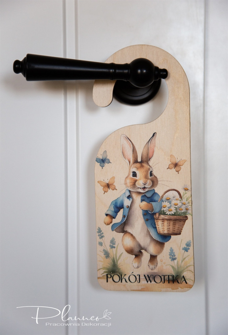 Wielkanocna zawieszka na drzwi z zajączkiem na klamce
