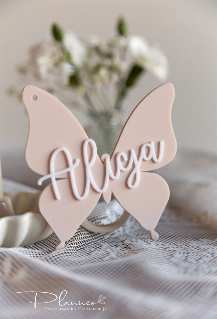 Zawieszka Beżowy Motylek z imieniem