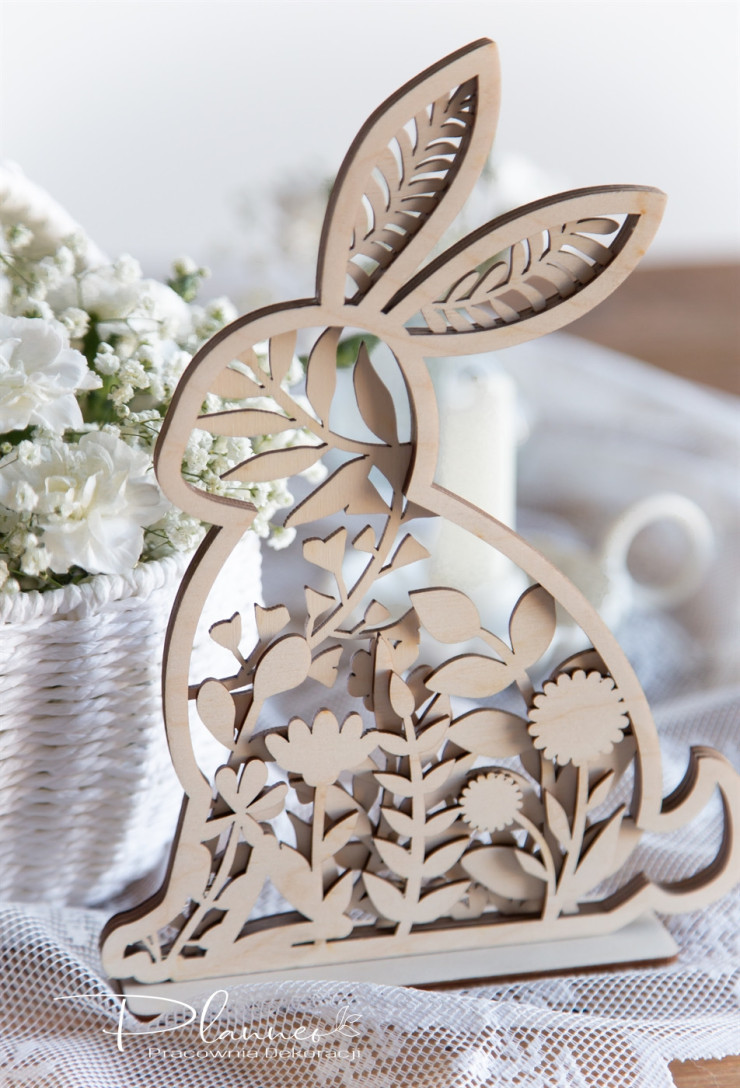 Ażurowy zajączek do postawienia ze sklejki