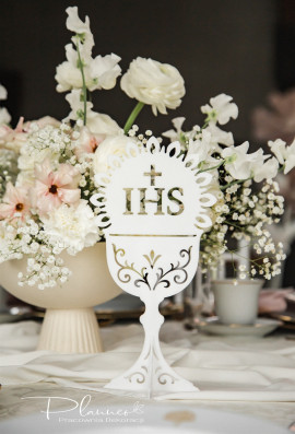 Dekoracyjny kielich IHS z mlecznej plexi do postawienia