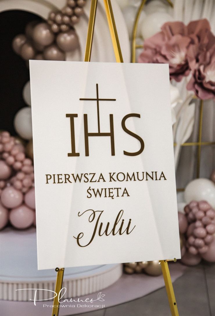 Pionowa tablica komunijna z imieniem i złotymi napisami