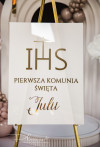 Pionowa tablica komunijna ze złotymi napisami