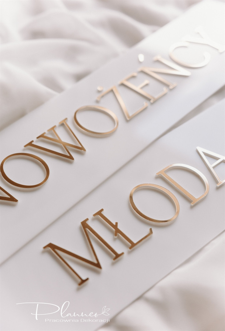 Tablica rejestracyjna elegancka złote napisy Nowożeńcy