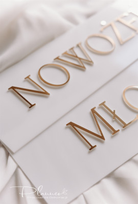 Tablica rejestracyjna elegancka złote napisy Młoda Para