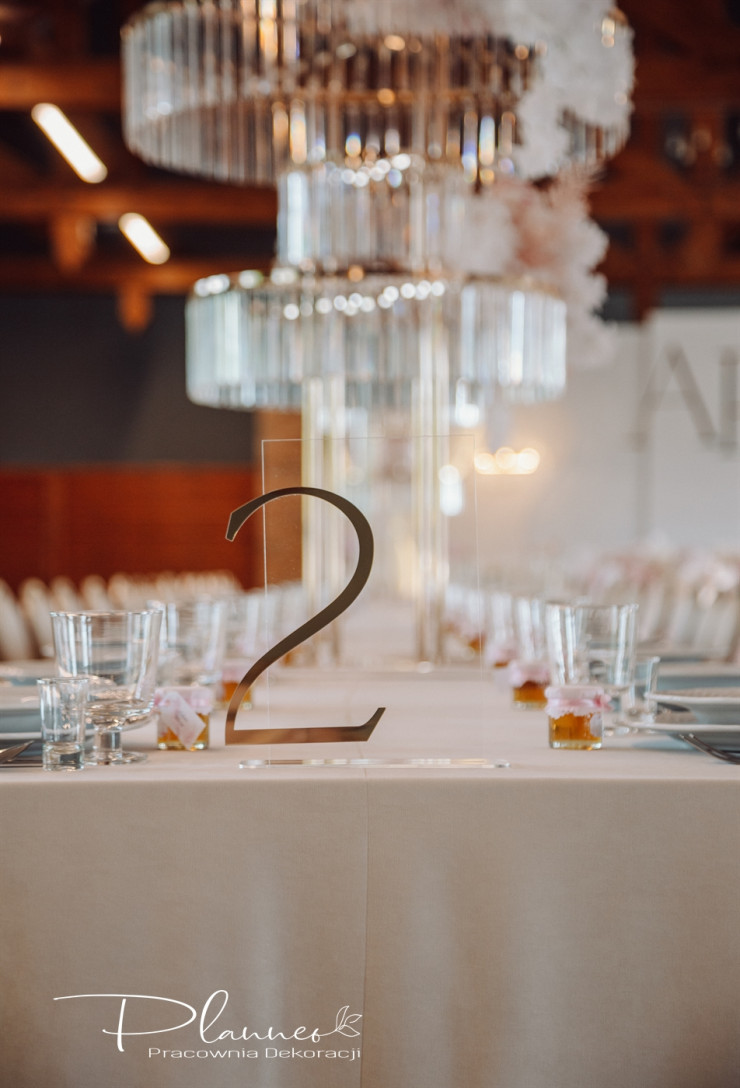 Cyferki do postawienia złote numerki