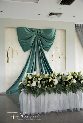 Złote inicjały na ściankę