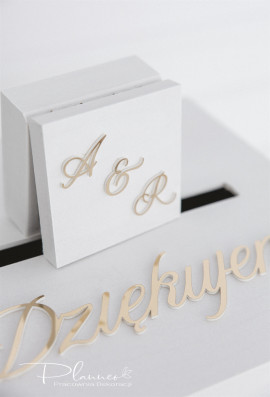 Skrzynka biała elegancka naklejane inicjały komplet